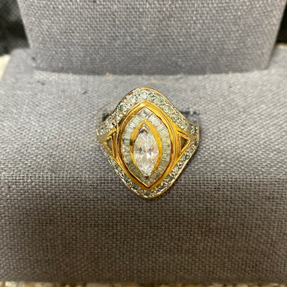 vintage gold plated ladies rhinestone cluster cocktail ring -size 9.5 - Picture 3 of 11